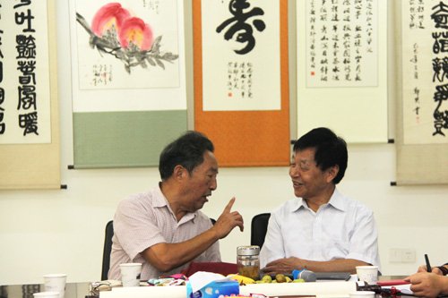 水生所与物数所开展离退休党支部交流活动