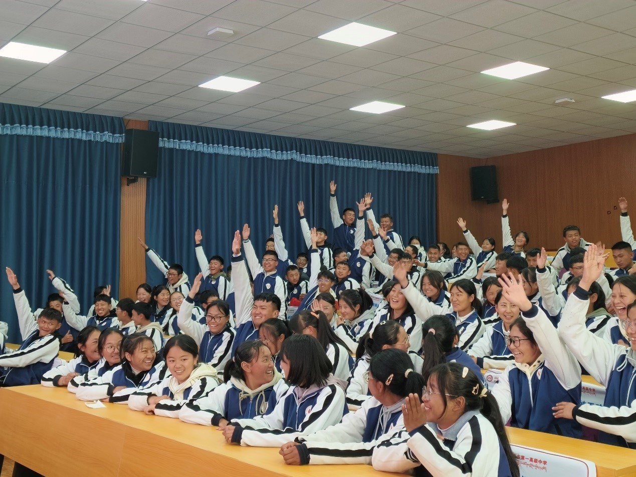 水生所党员走进科考当地中学开展科普活动