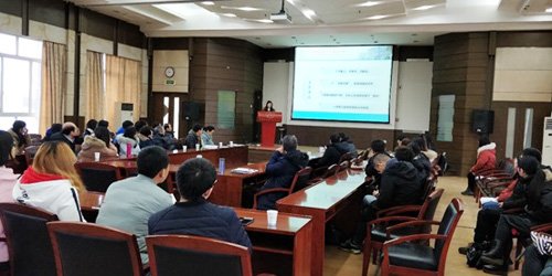 二中心党支部联合开展“我身边的时代先