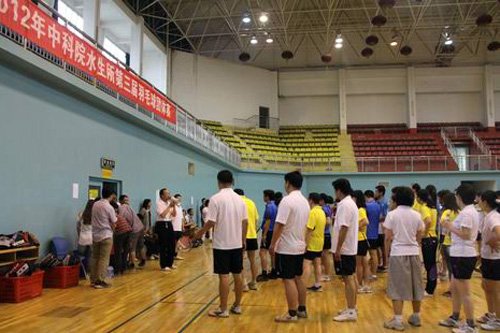 水生所成功举办2012年职工羽毛球团