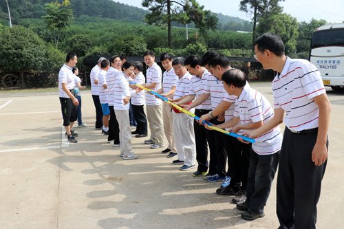 水生所组织科研骨干参加武汉分院健步行