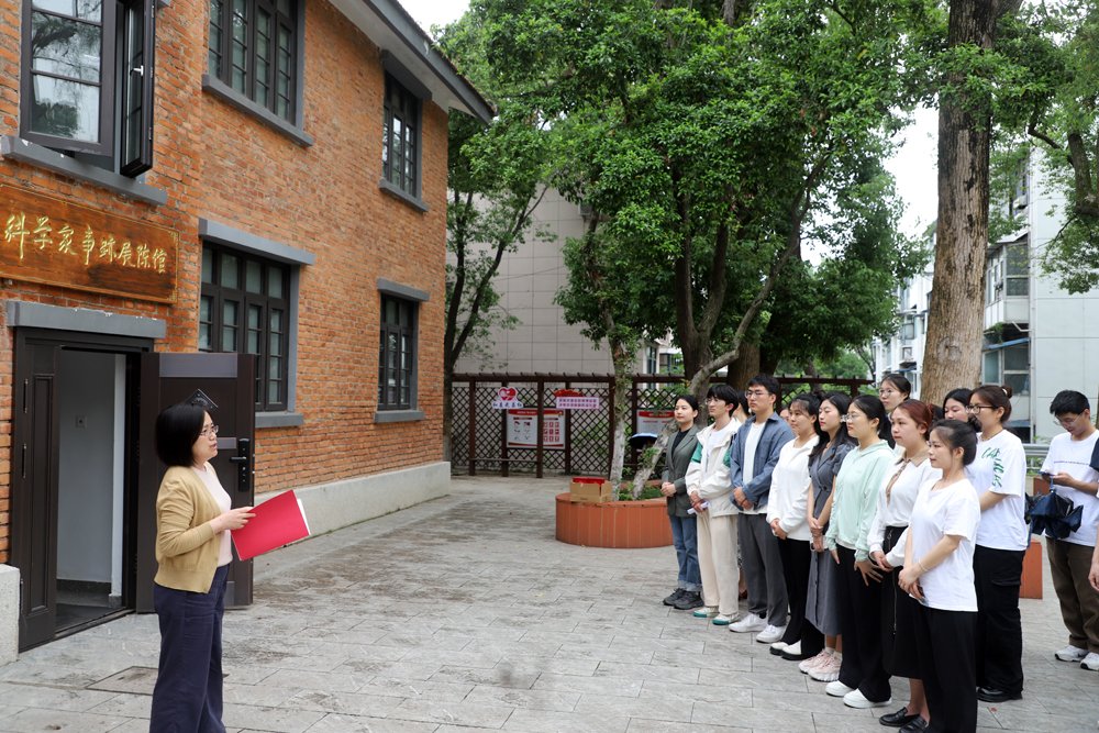 水生所举办第三届“弘扬科学家精神”讲