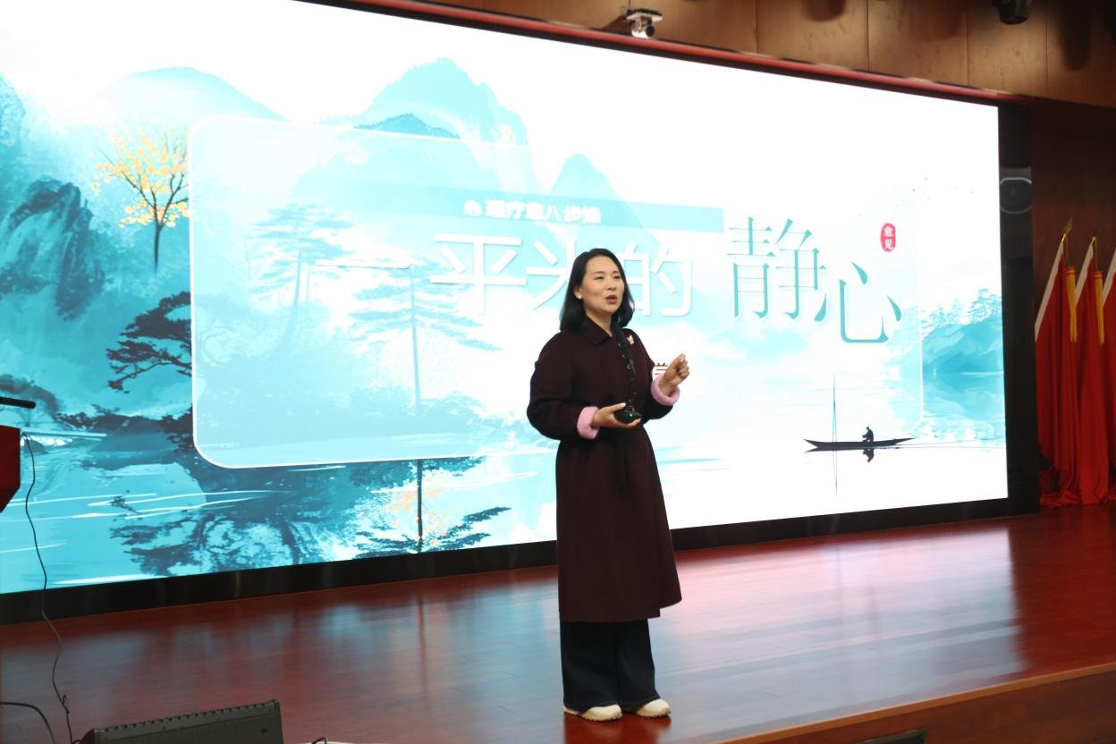水生所举办纪念“三八”国际劳动妇女节活动