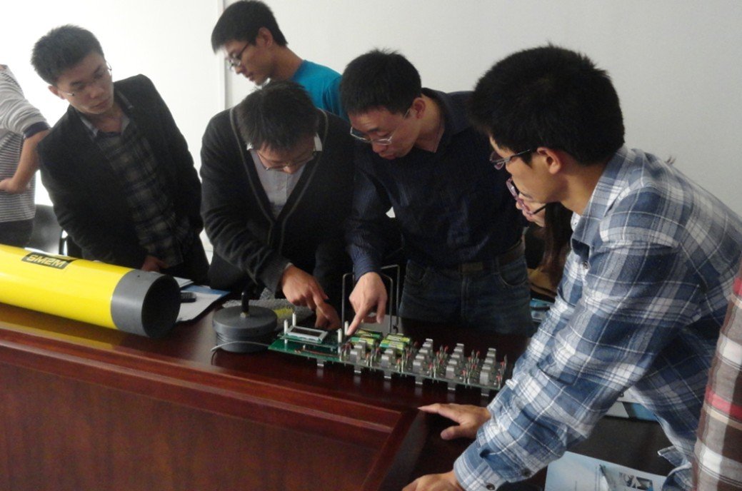 仪器名称:水下生态声学记录仪