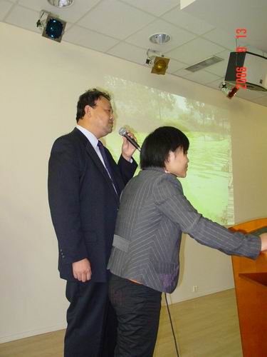 周易勇研究员等出席第五届欧洲大湖会议