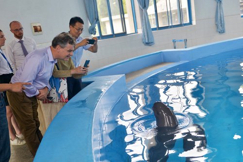 法国驻武汉总领事贵永华先生访问水生所