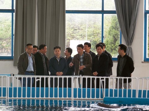 岳阳市市长盛荣华一行到水生所调研长江