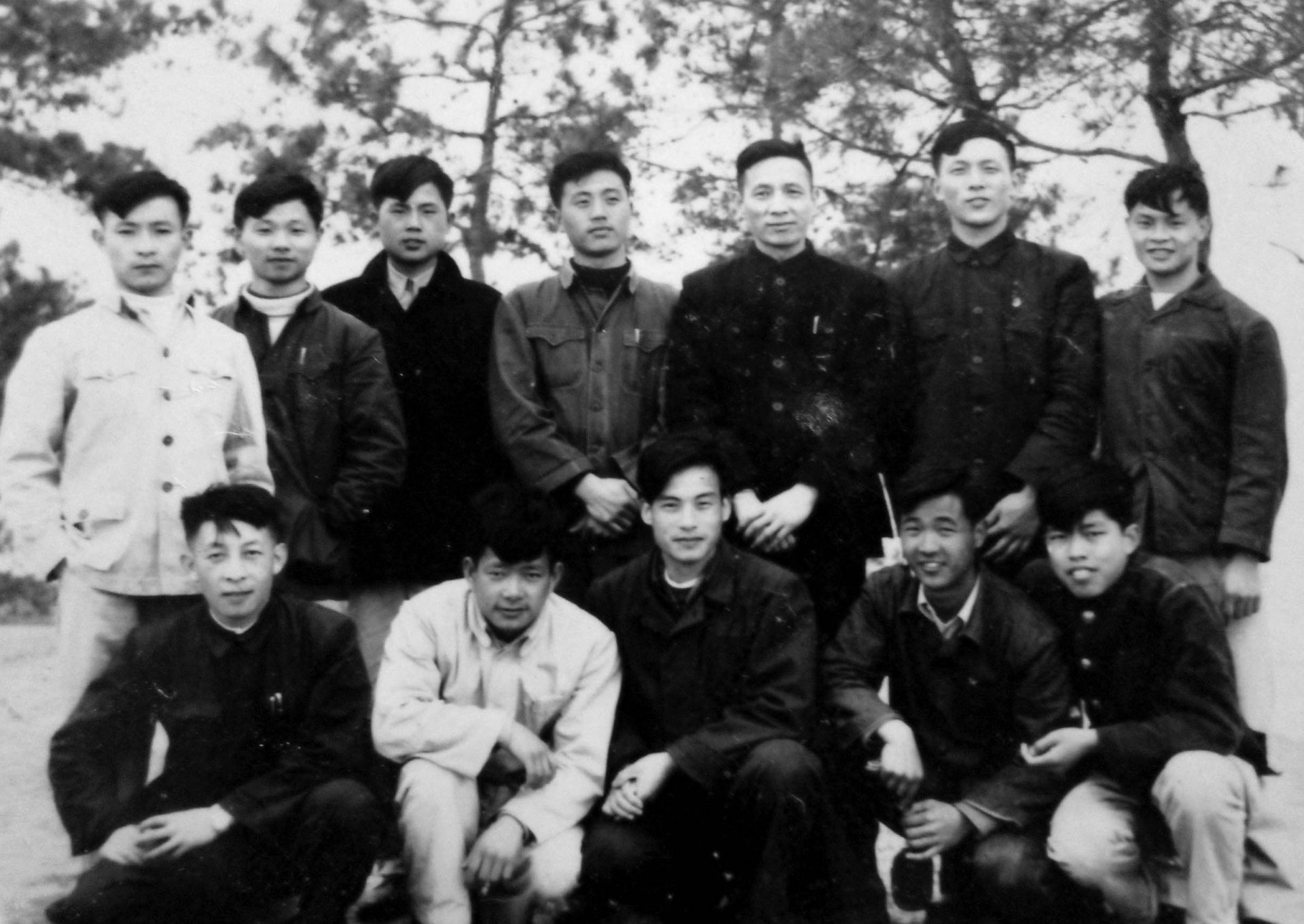 可按栏目接着查阅相关条目