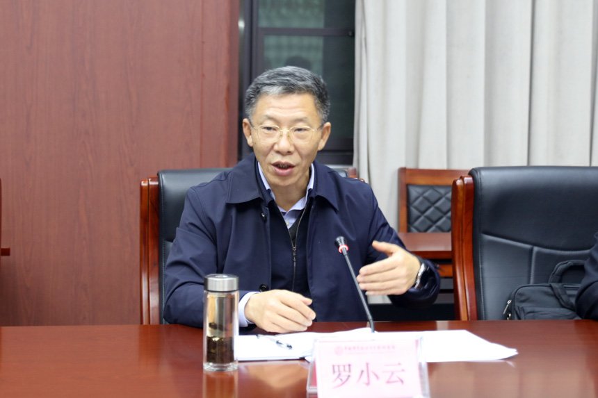 作者：梅志刚
