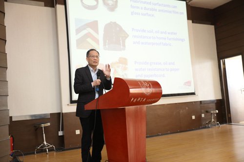 香港城市大学林群声教授到水生所进行学