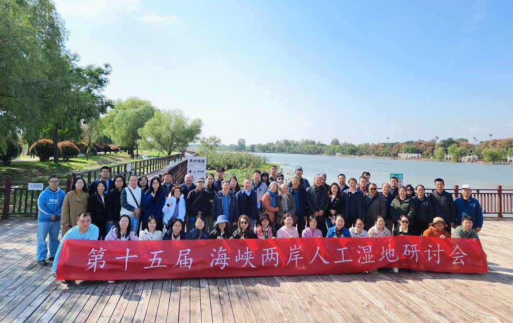 武汉纺织大学科学技术发展院副院长张本