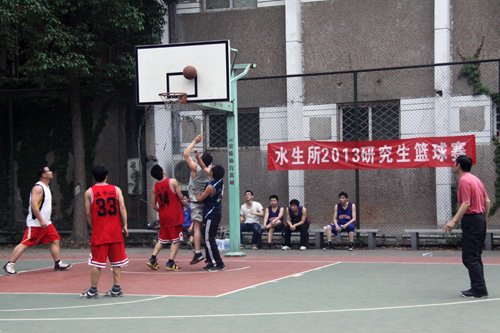 作者：母丹丹