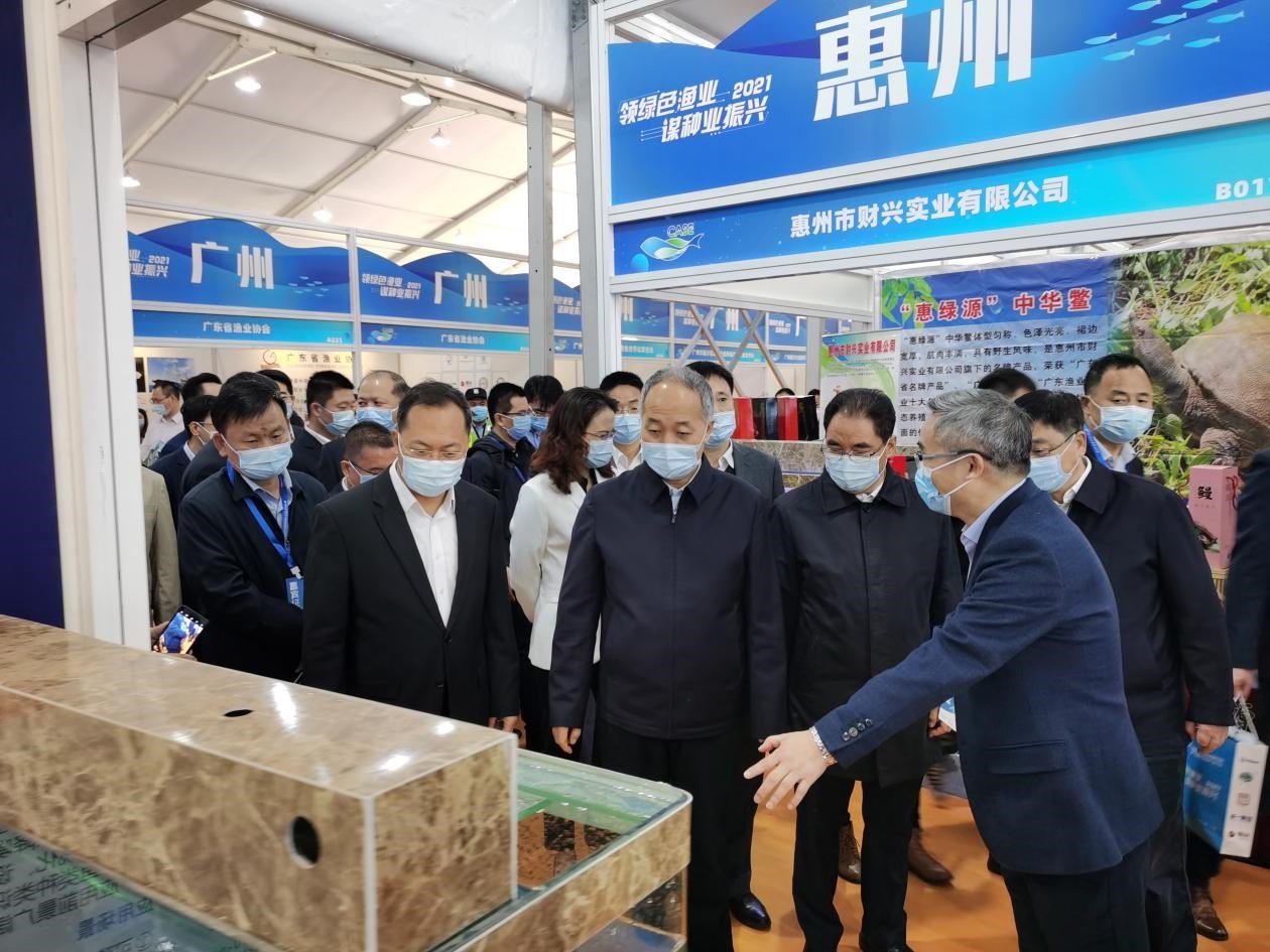 异育银鲫“中科5号”等成果亮相第2届