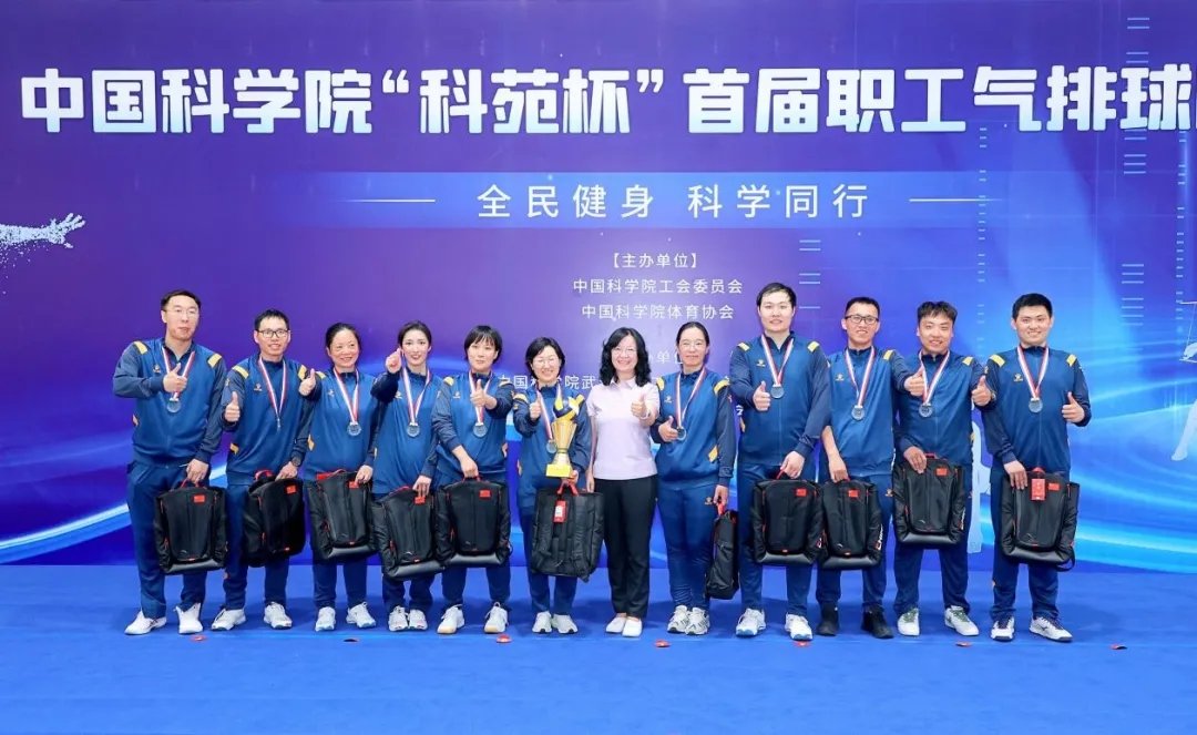 院体协常务副主席杨旭和水生所所长缪炜