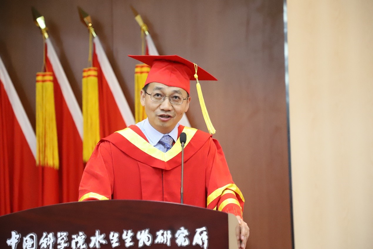 典礼由胡炜副所长主持