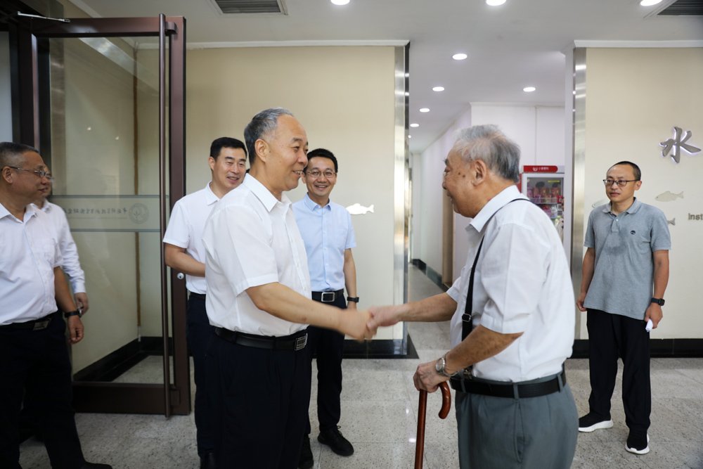 农业农村部党组成员