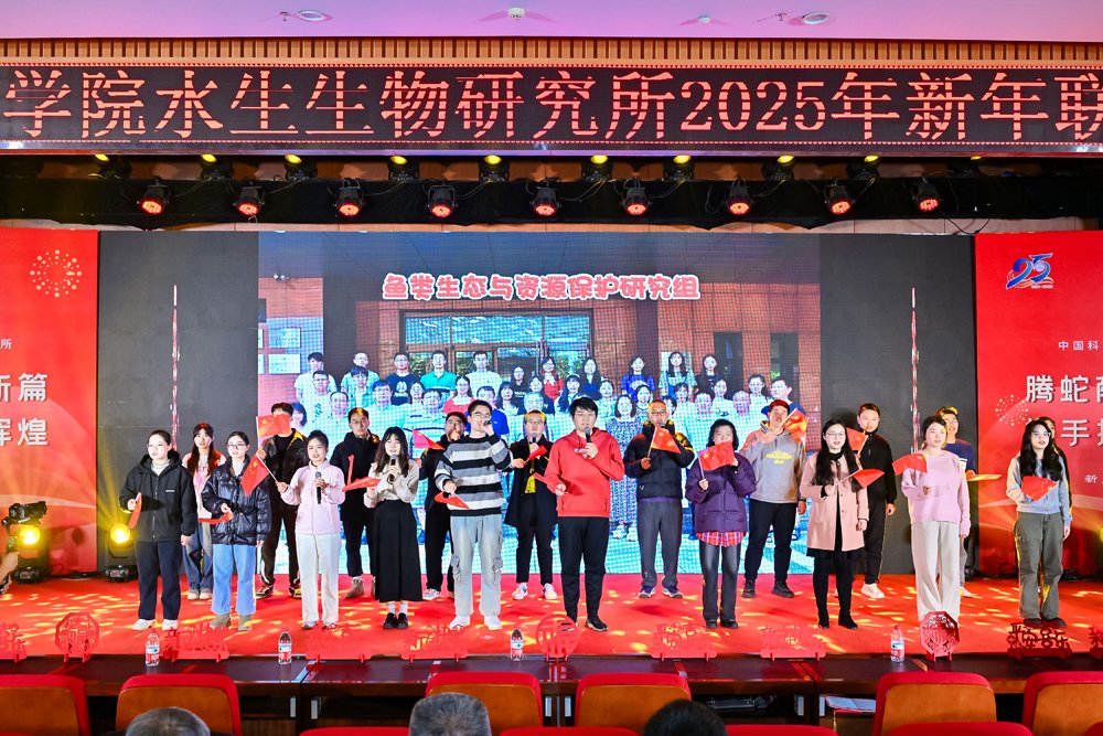 星空体育彩票手机版登录书记
