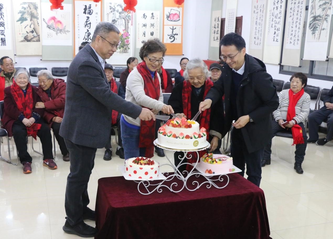 12大红寿字熠熠生辉