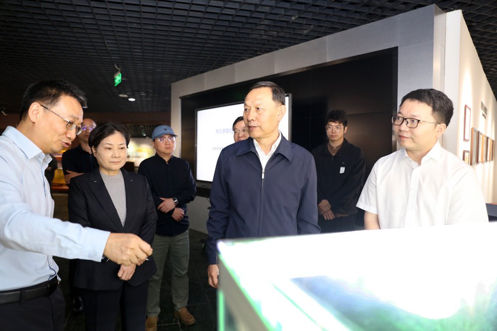 湖北省人大常委会党组书记