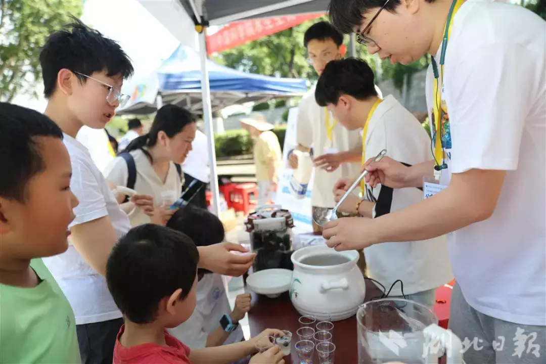 探秘亚洲最大淡水鱼博物馆